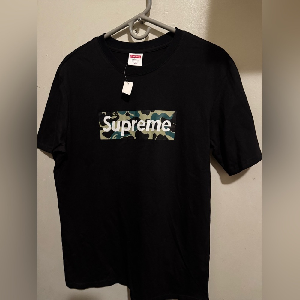 Supreme men’s Box Logo Camo Preshrunk Tee